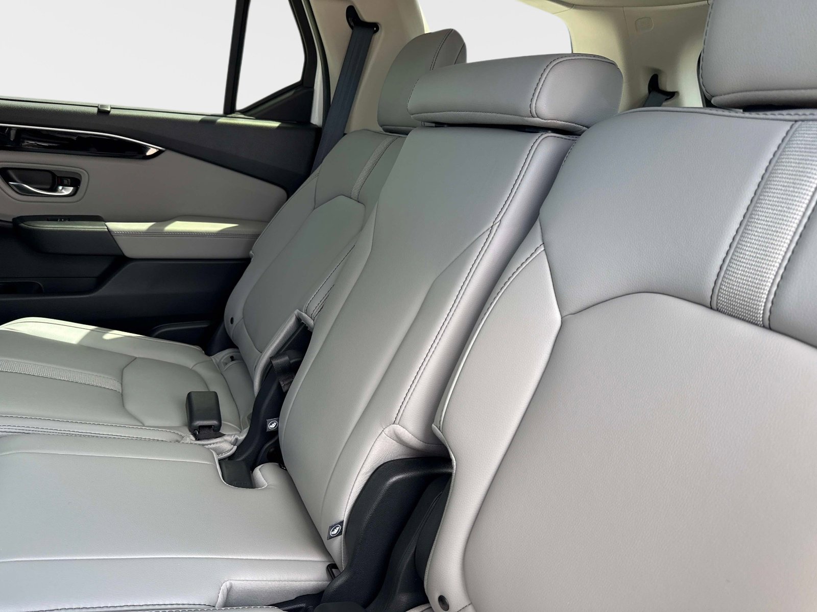 Used 2025 Honda Pilot EX-L image 12