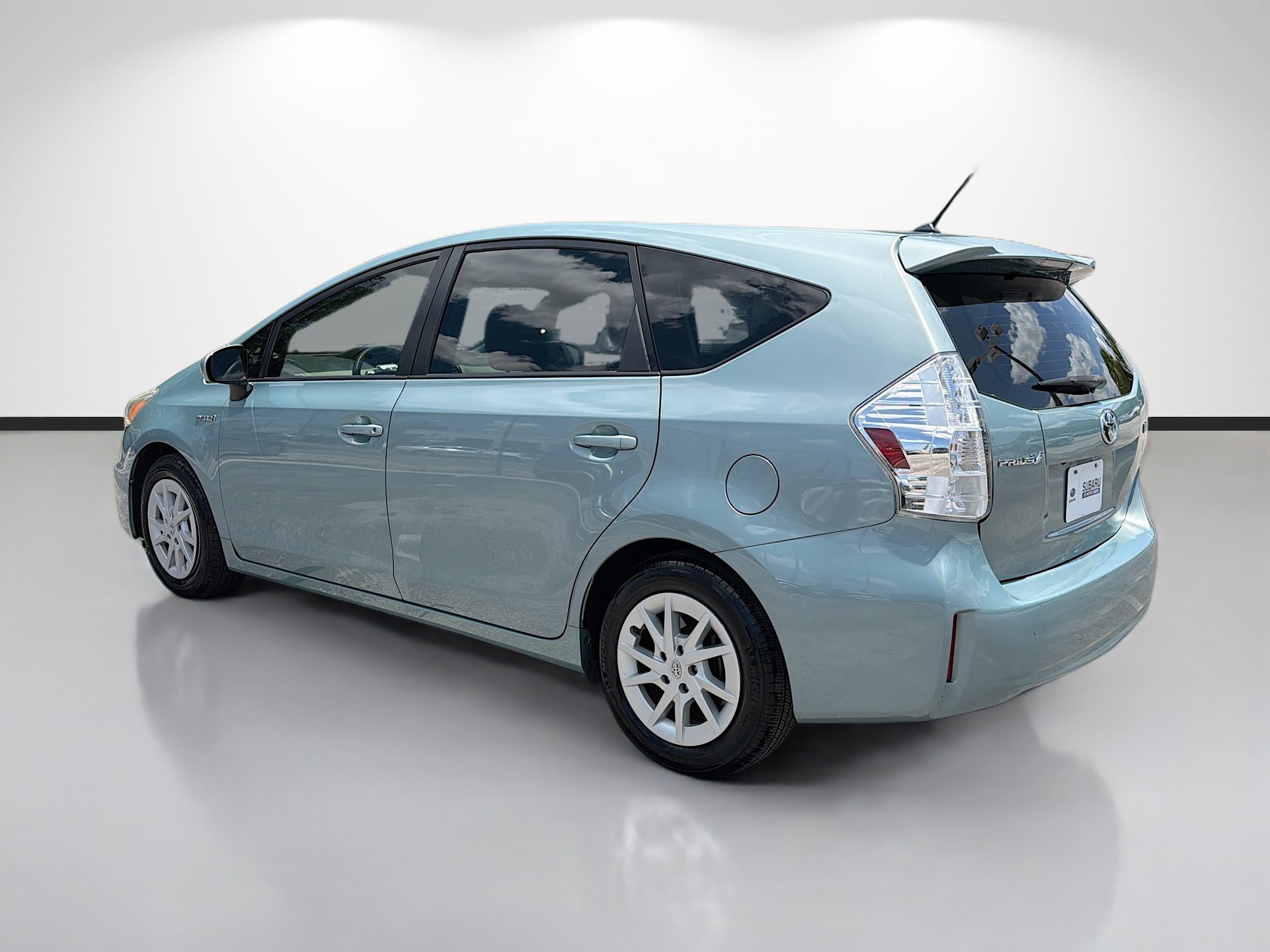 Used 2014 Toyota Prius V Two FWD image 5