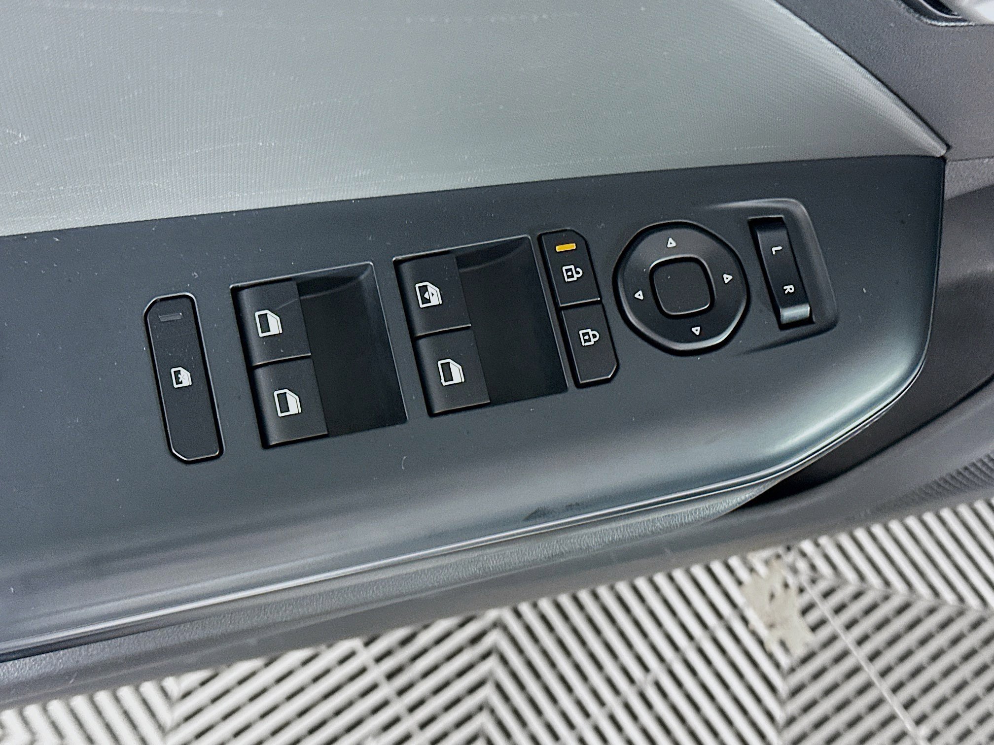 Used 2025 Kia K4 LXS image 15