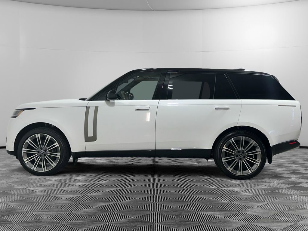 Used 2025 Land Rover Range Rover Long Wheelbase SE AWD/4WD image 2