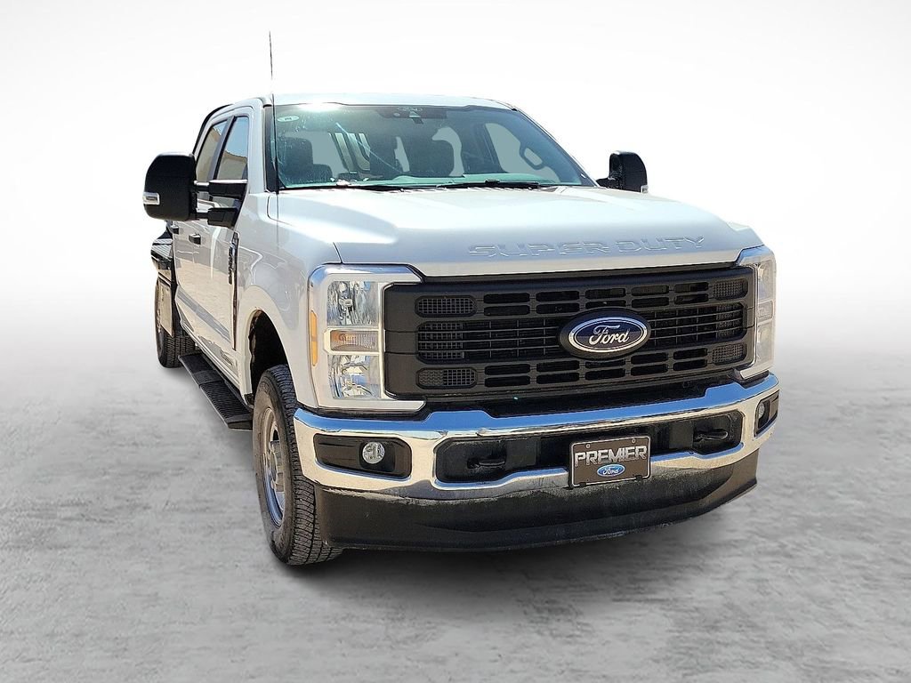 Used 2025 Ford F250 XL w/ XL Chrome Package image 2