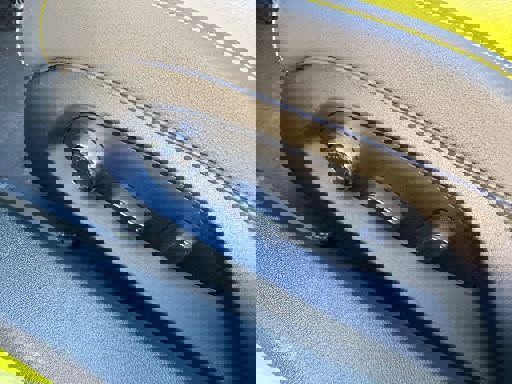 Used 2022 Chevrolet Corvette Stingray Premium Cpe RWD image 16