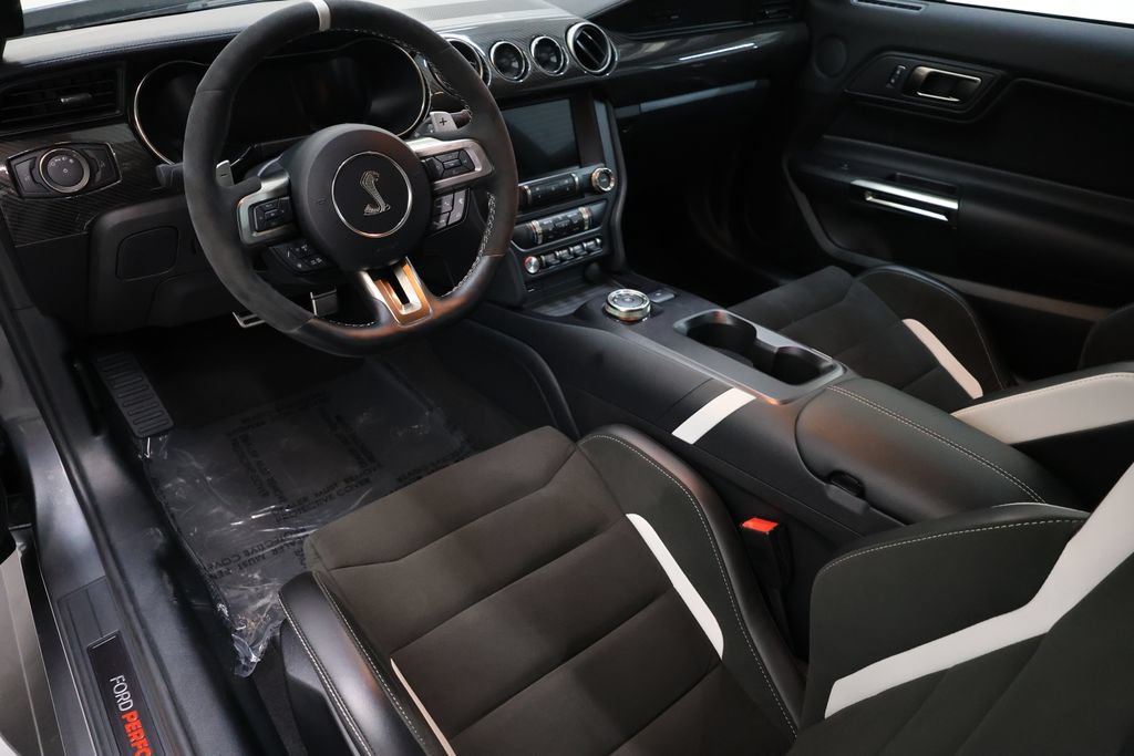 Used 2022 Ford Mustang Shelby GT500 w/ Carbon Fiber Track Pack RWD image 83