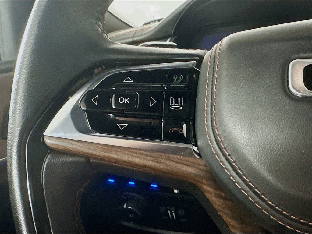 Used 2022 Jeep Grand Cherokee Summit AWD/4WD image 25