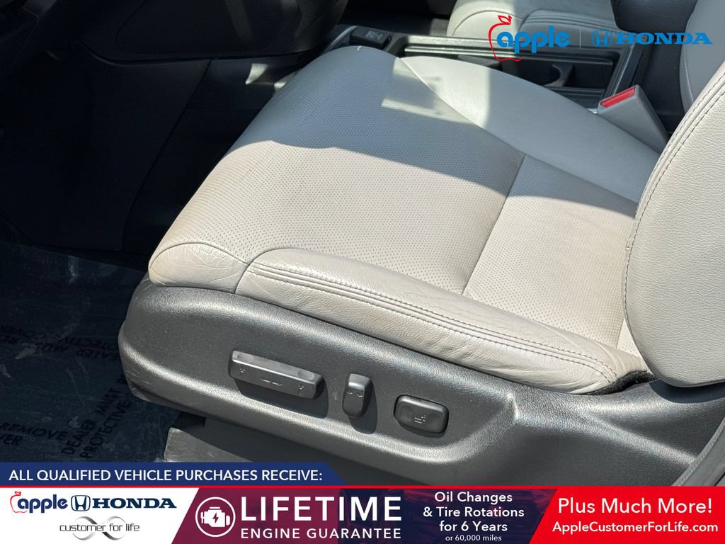 Used 2016 Honda CR-V Touring image 8