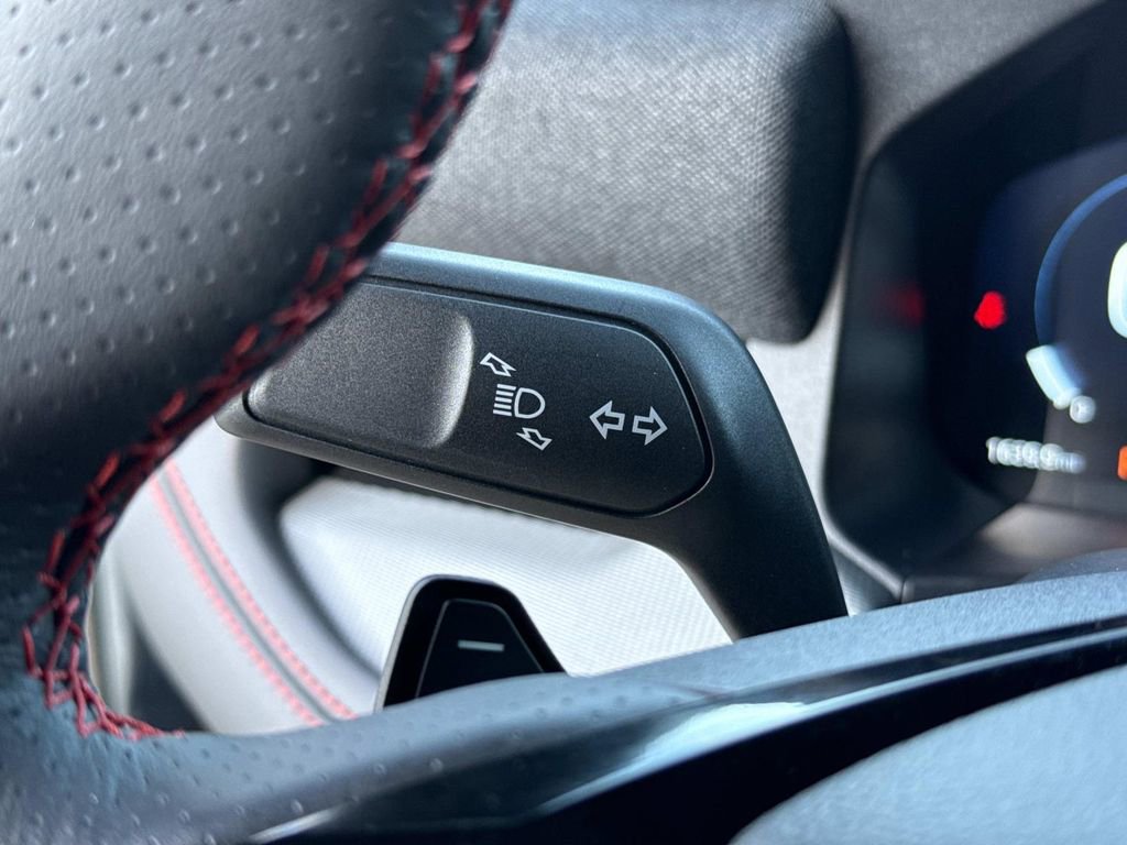 Used 2025 Ford Explorer ST RWD image 42