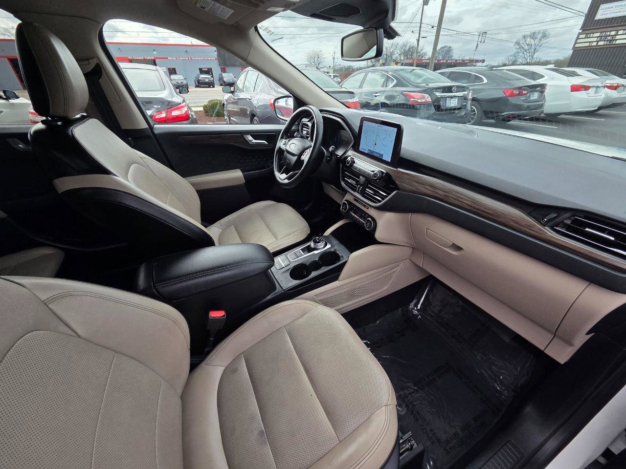 Used 2020 Ford Escape Titanium image 20