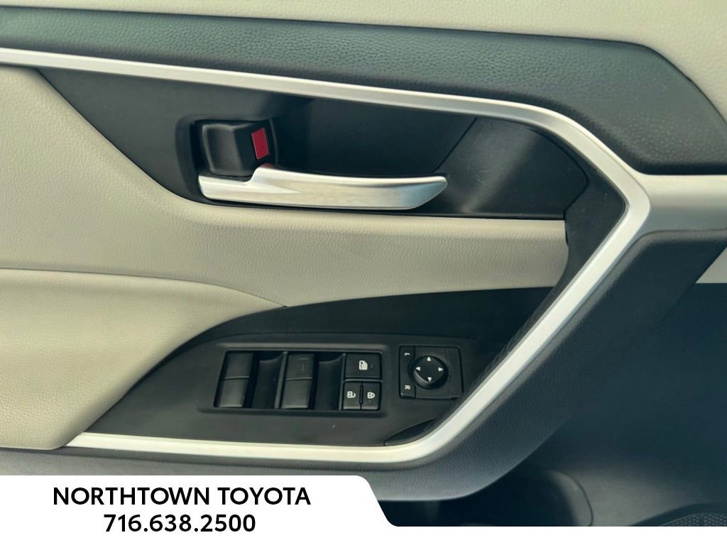 Used 2019 Toyota RAV4 XLE w/ Convenience Package AWD/4WD image 13