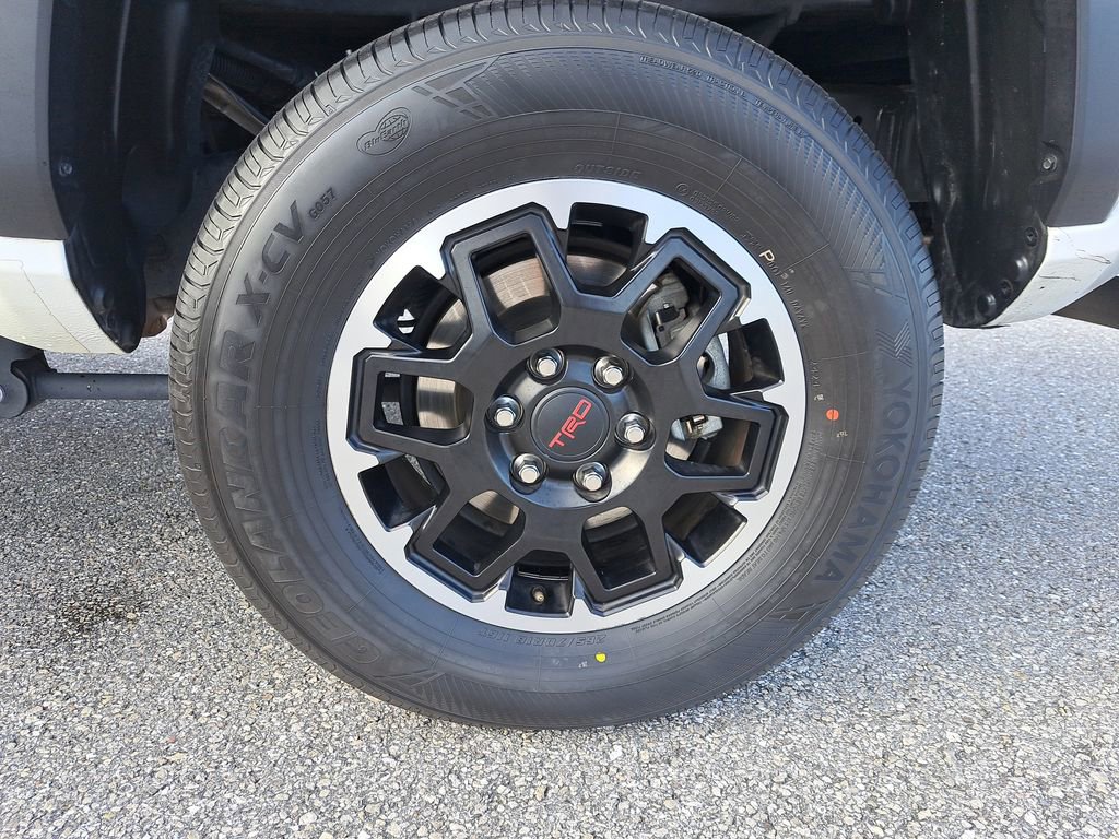Certified 2024 Toyota Tacoma TRD Off-Road image 5