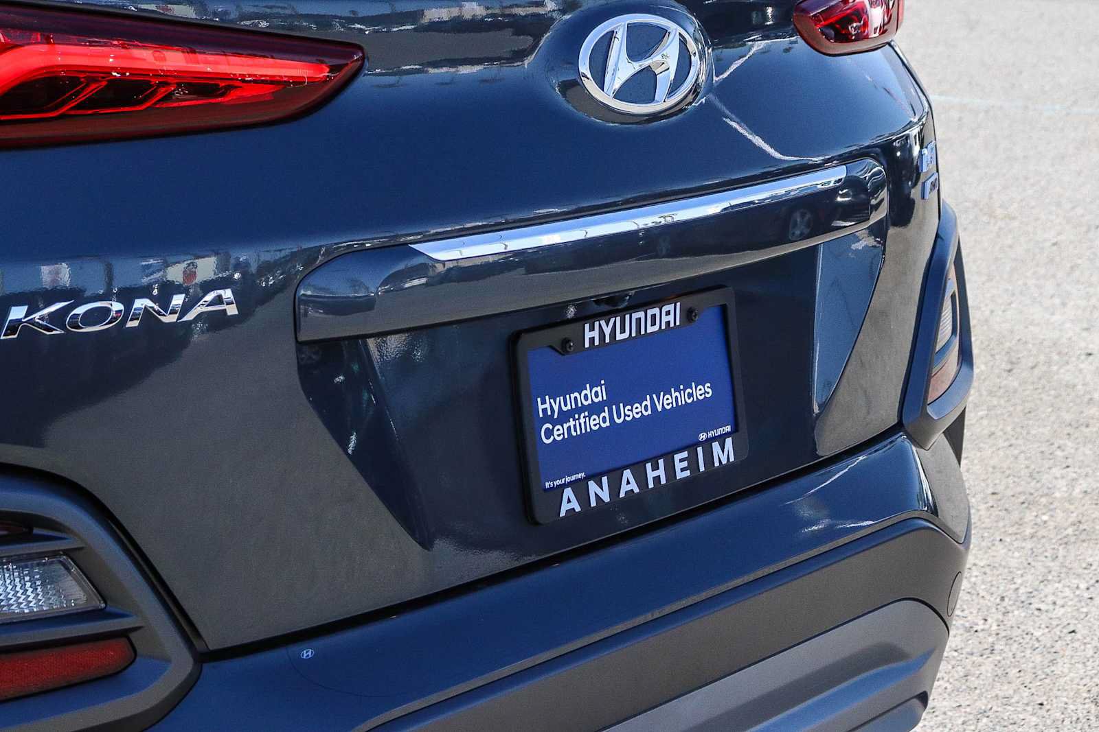 Used 2021 Hyundai Kona Limited w/ Cargo Package AWD/4WD image 12