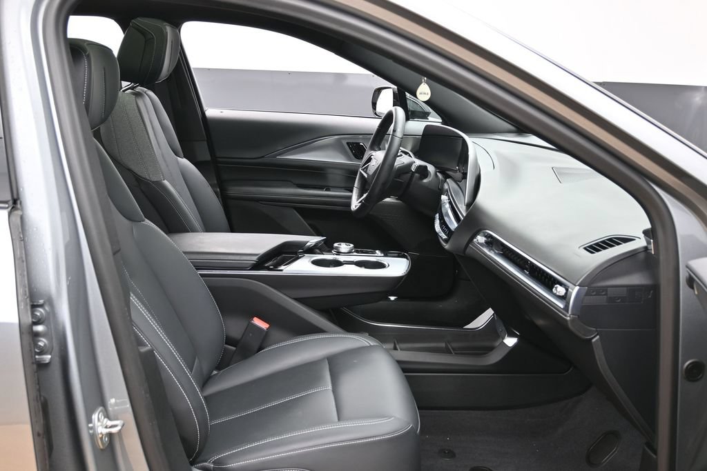 Used 2024 Cadillac Lyriq Tech RWD image 38
