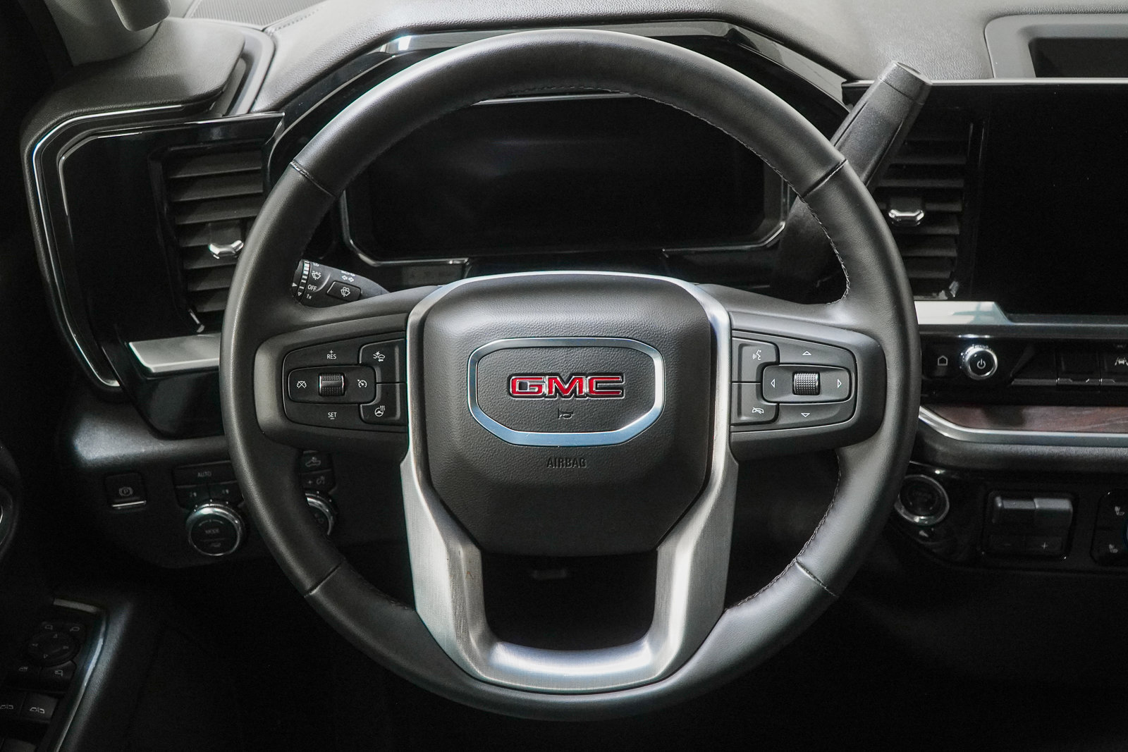 Used 2026 GMC Sierra 1500 SLT AWD/4WD image 22