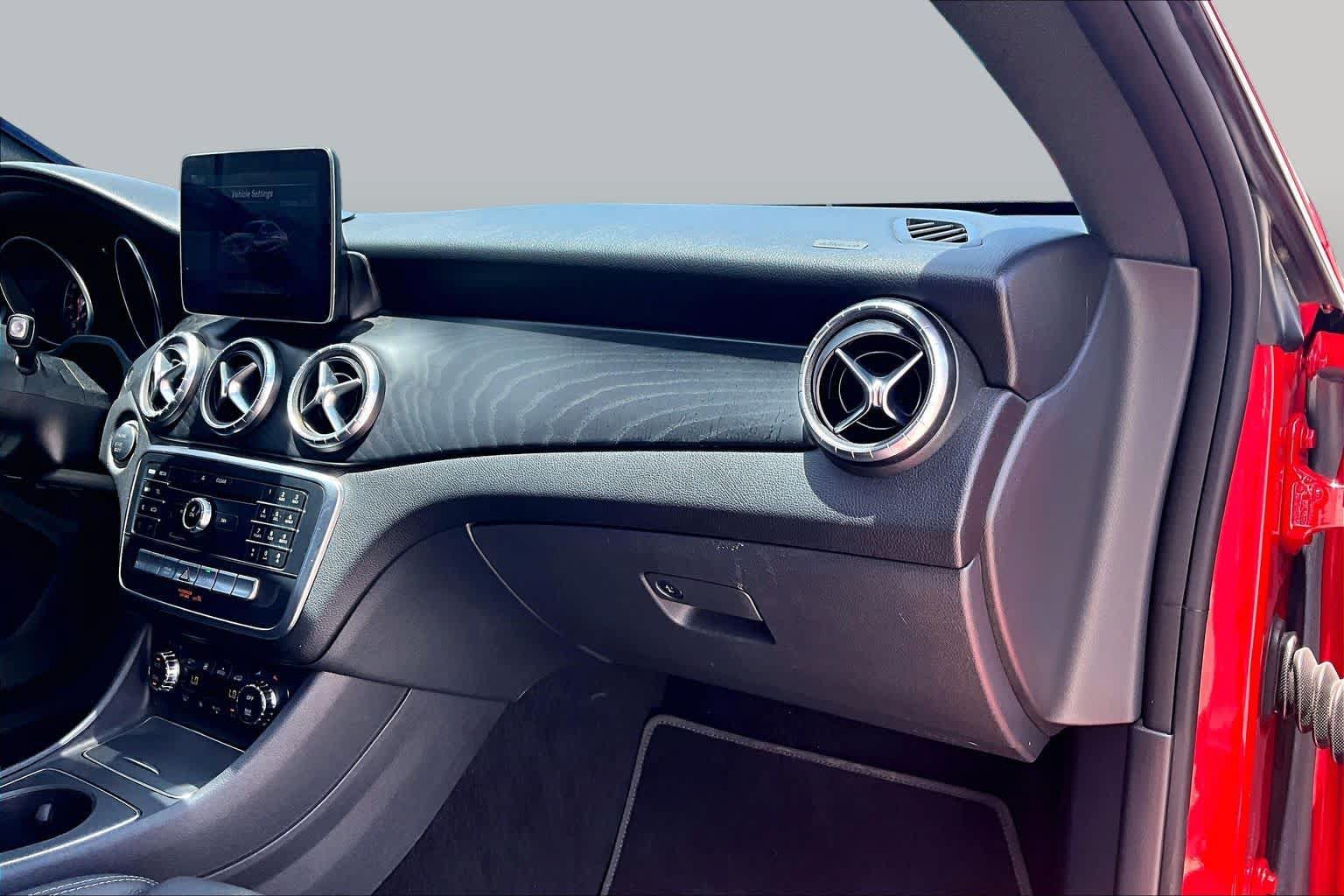 Used 2019 Mercedes-Benz CLA 250 image 19