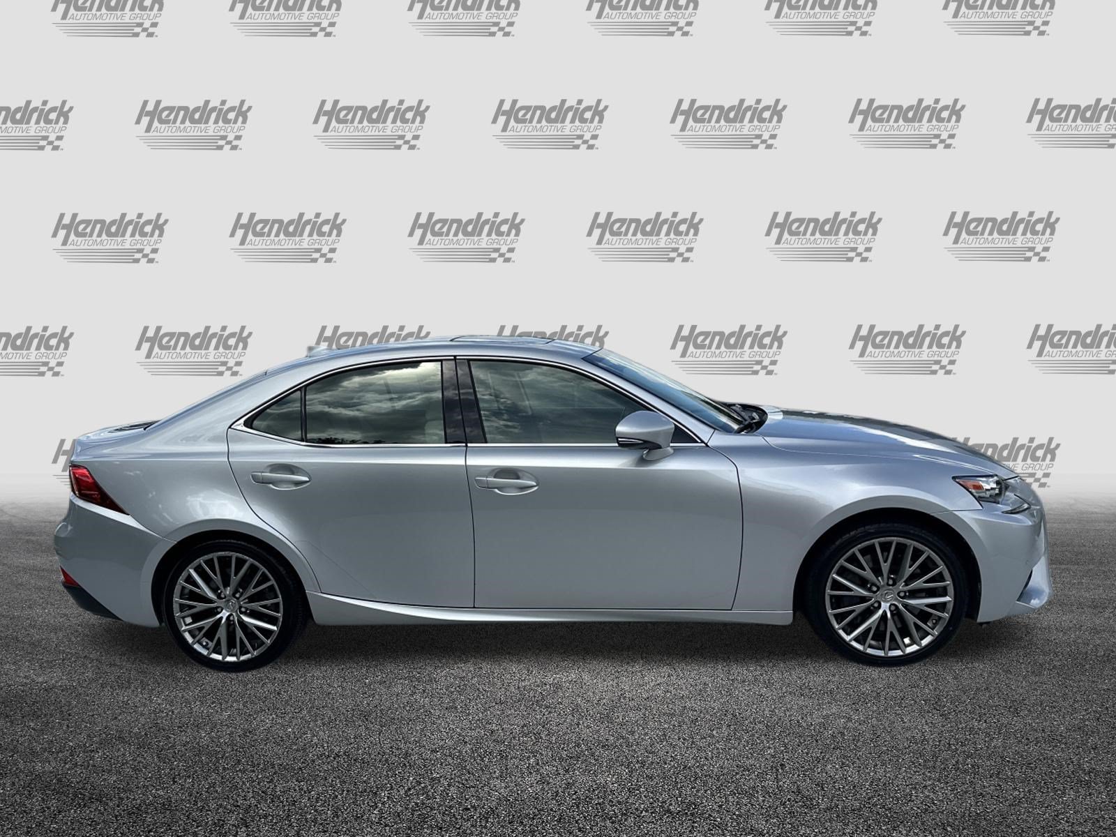 Used 2016 Lexus IS 200t w/ Premium Package RWD image 11