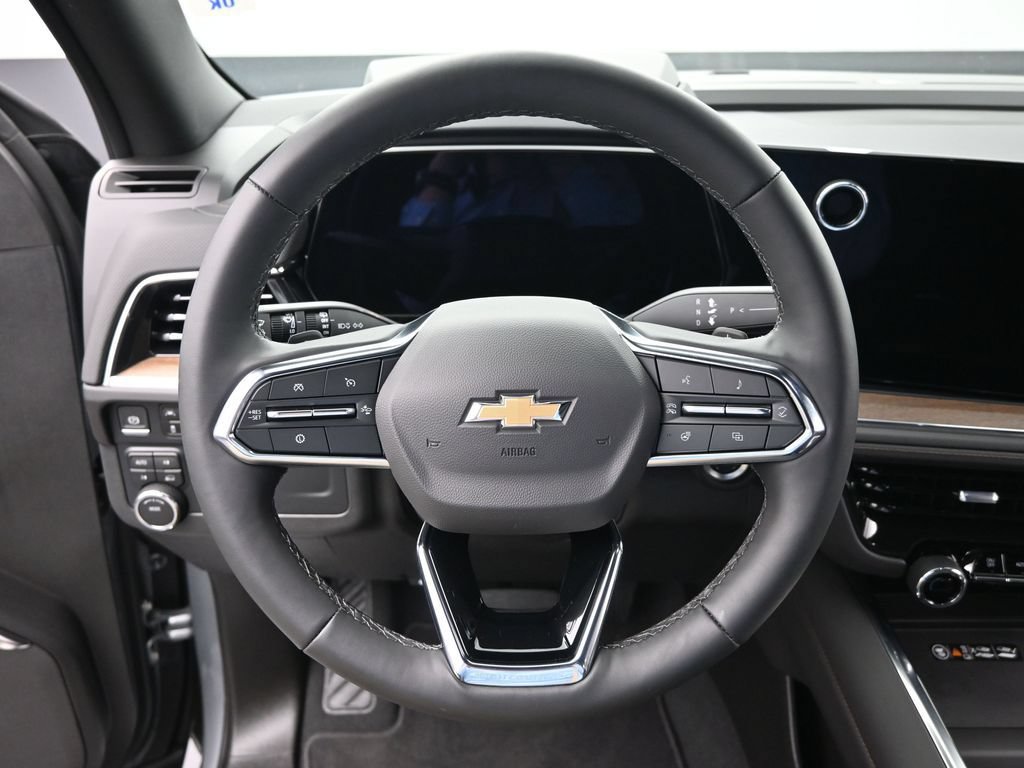 Used 2025 Chevrolet Tahoe High Country AWD/4WD image 16