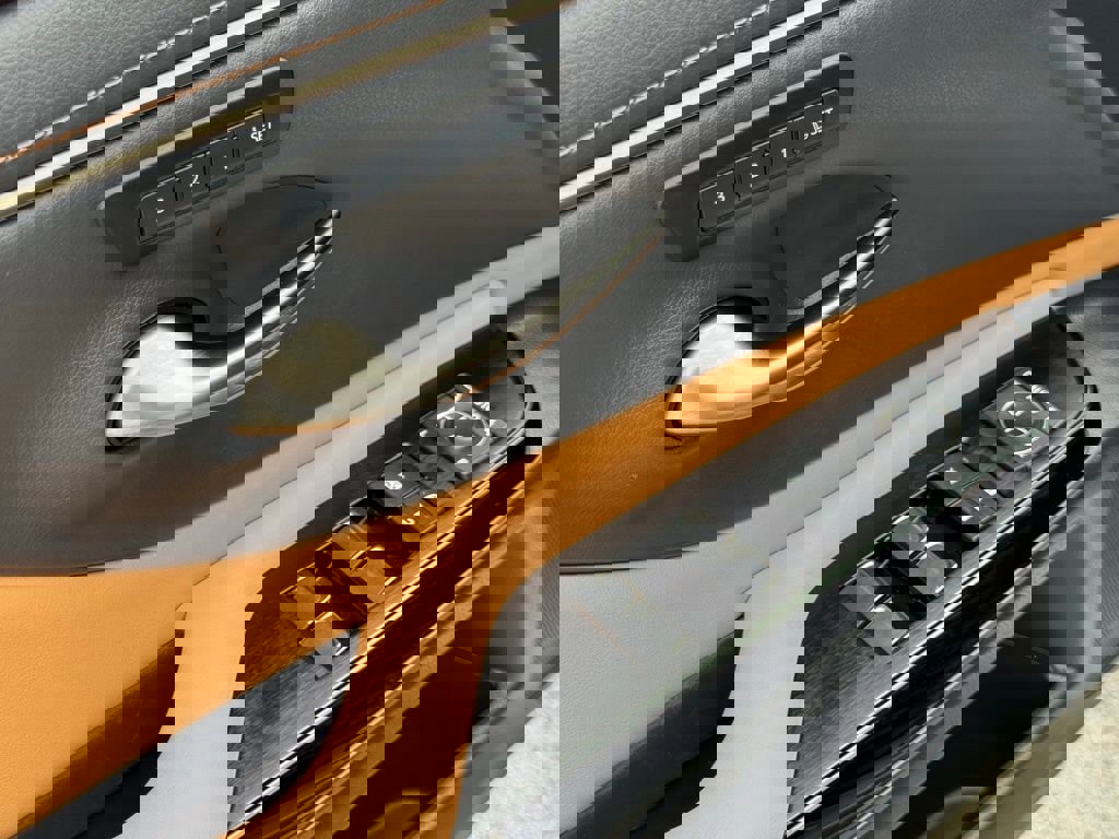 Certified 2022 Lexus ES 350 w/ Premium Package image 22