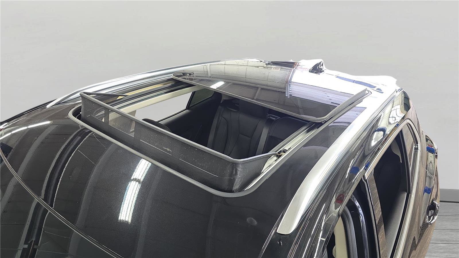 Used 2022 Buick Envision Essence w/ Safety Package image 29