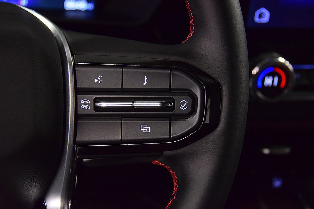 Used 2025 Chevrolet Colorado Z71 image 21