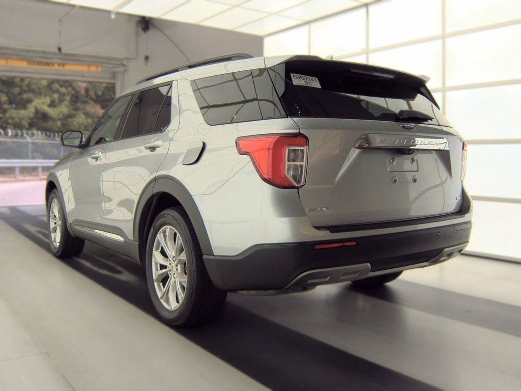 Used 2020 Ford Explorer XLT w/ Equipment Group 202A AWD/4WD image 5