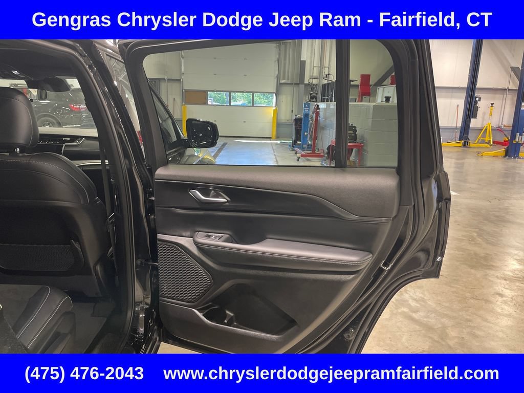 Certified 2025 Jeep Grand Cherokee L Altitude AWD/4WD image 20