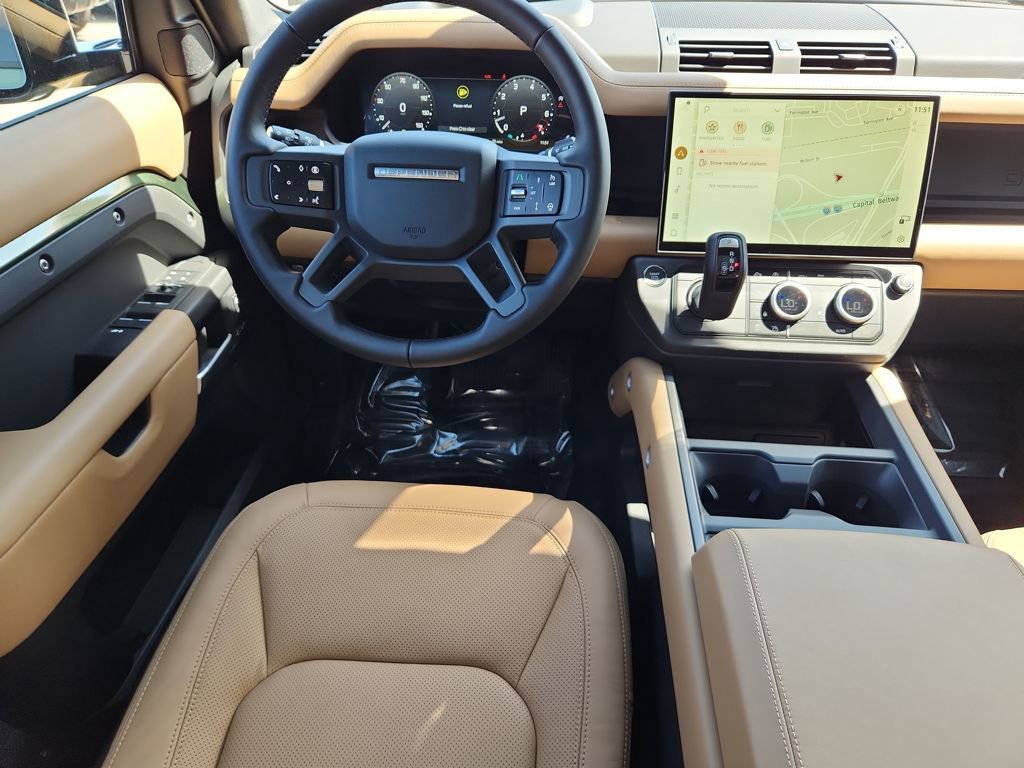 New 2026 Land Rover Defender 130 X-Dynamic SE image 4