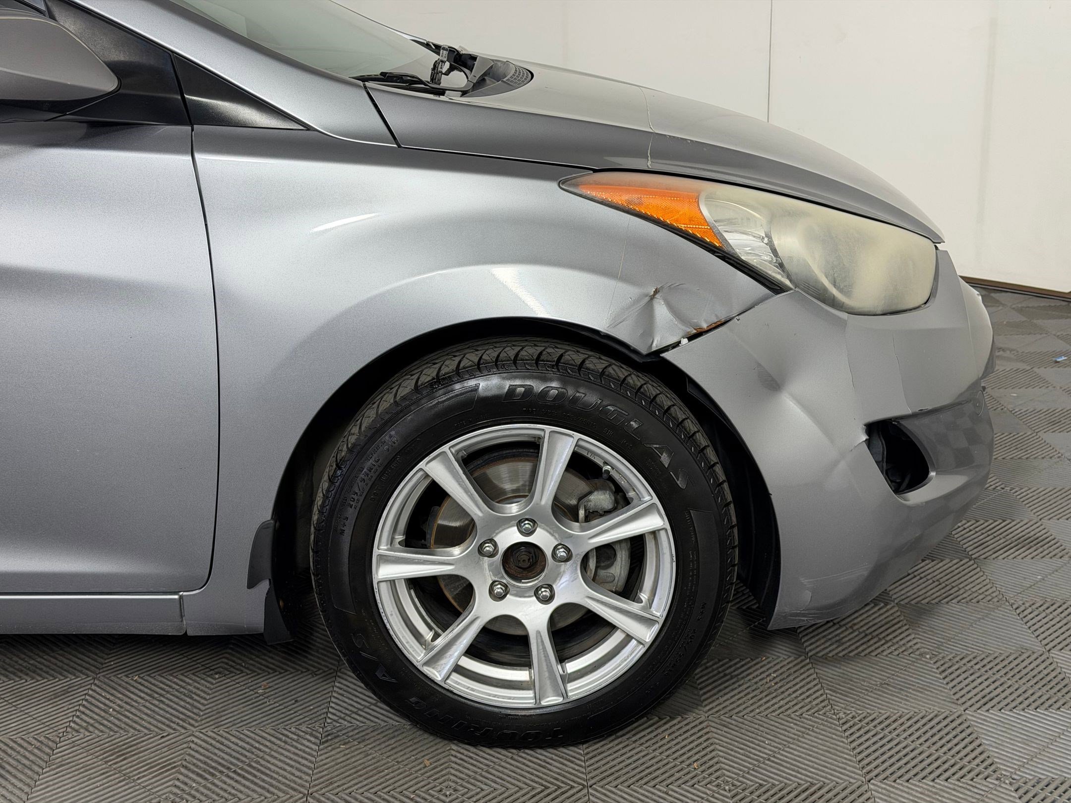 Used 2013 Hyundai Elantra GLS w/ Preferred Pkg image 11