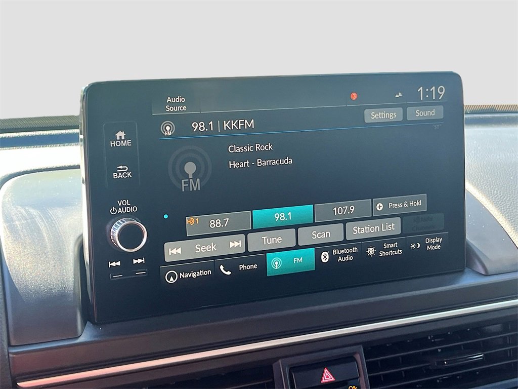 Used 2025 Honda Pilot Elite image 14