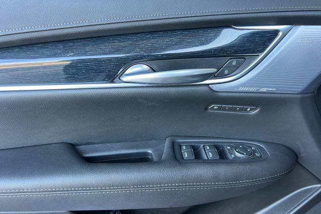 Used 2025 Cadillac XT5 Premium Luxury image 11