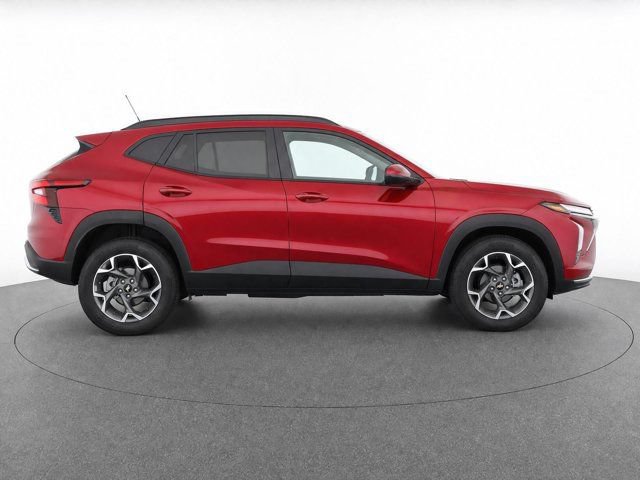 Used 2025 Chevrolet Trax LT w/ Driver Confidence Package FWD image 7
