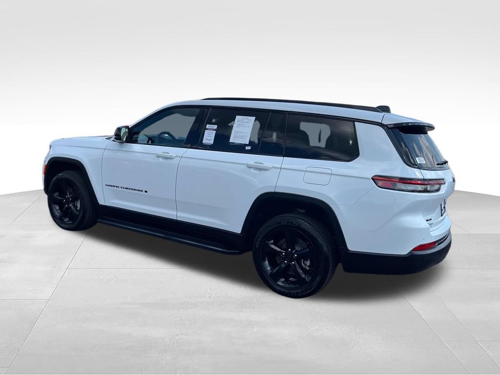 Used 2024 Jeep Grand Cherokee L Laredo AWD/4WD video 3
