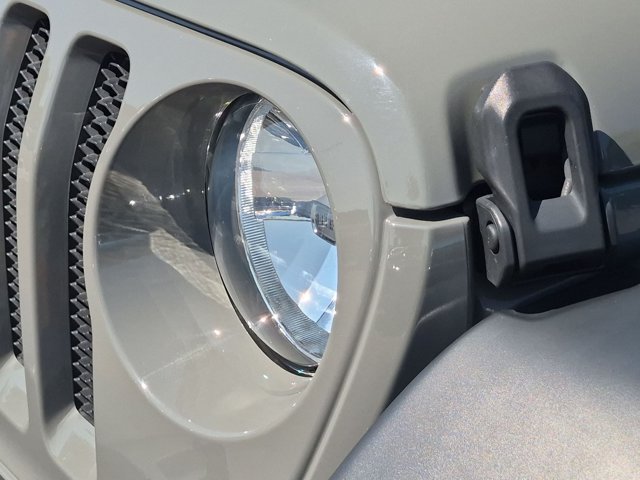 Used 2023 Jeep Wrangler Sport AWD/4WD image 9