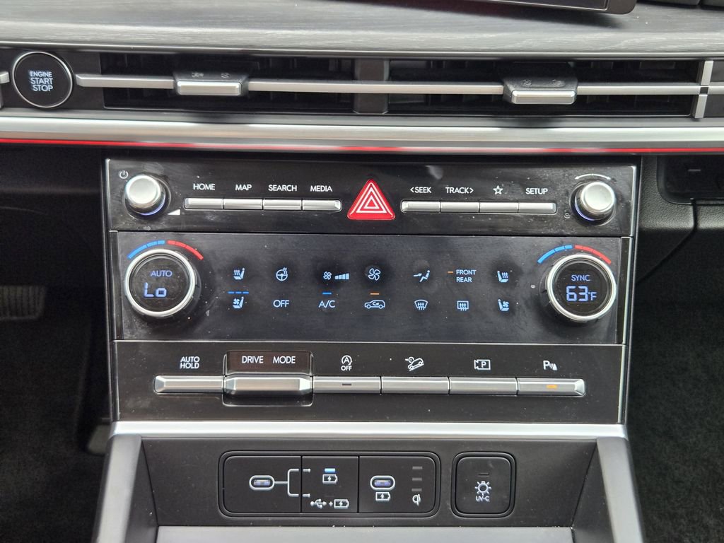 Used 2024 Hyundai Santa Fe Limited image 16