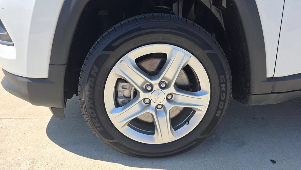 Used 2023 Jeep Compass Latitude AWD/4WD image 10