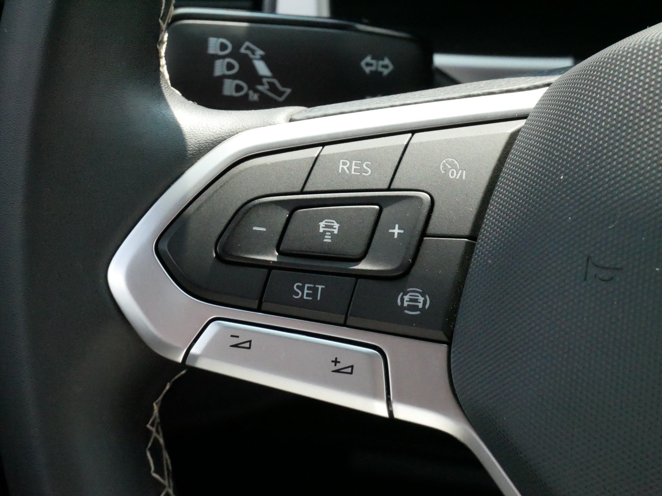 Certified 2023 Volkswagen Atlas SE AWD/4WD image 25
