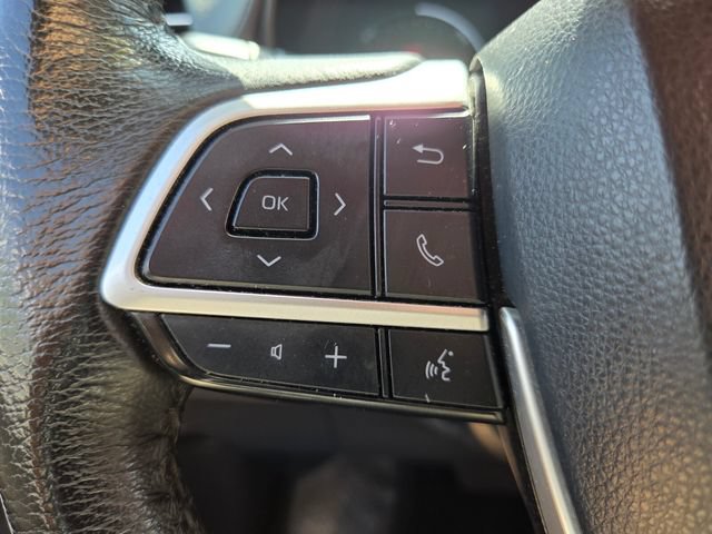 Used 2023 Toyota Sienna XLE FWD image 33