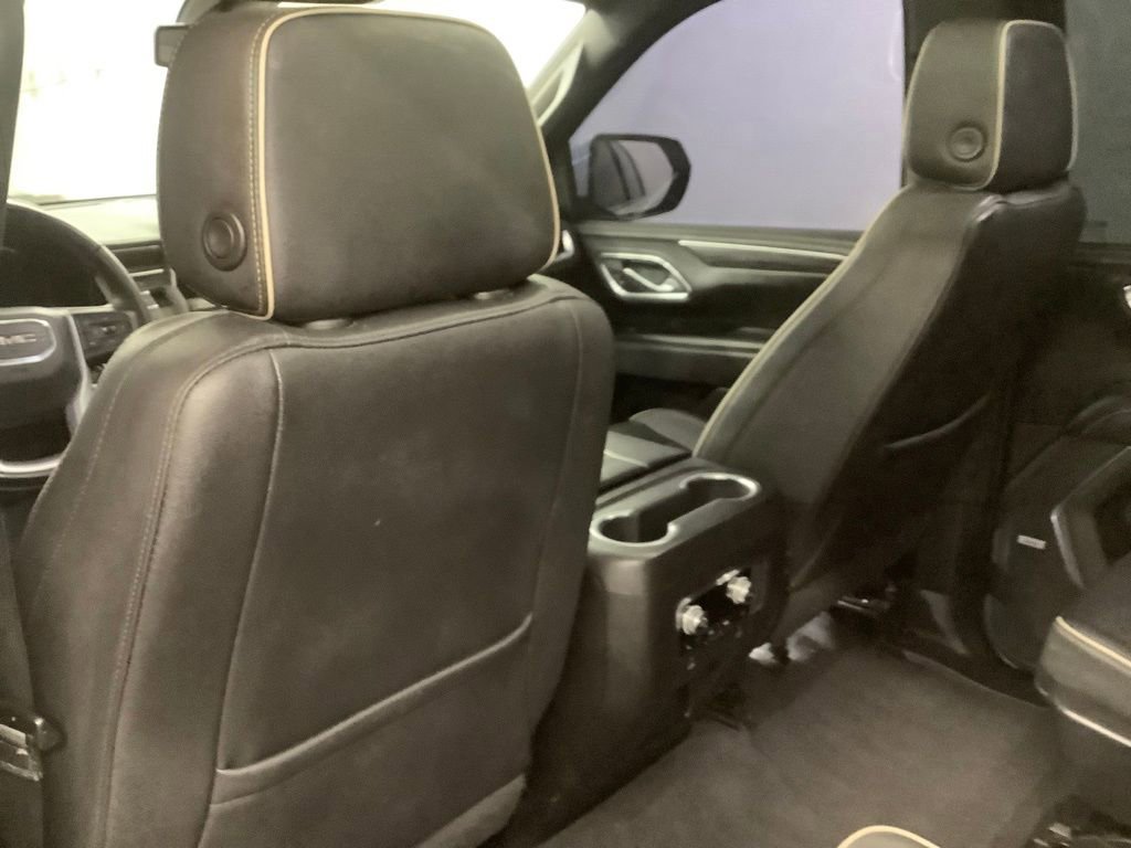Used 2022 GMC Yukon XL SLT w/ SLT Premium Package AWD/4WD image 9