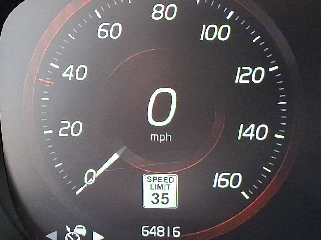 Used 2019 Volvo XC40 T5 Momentum image 21