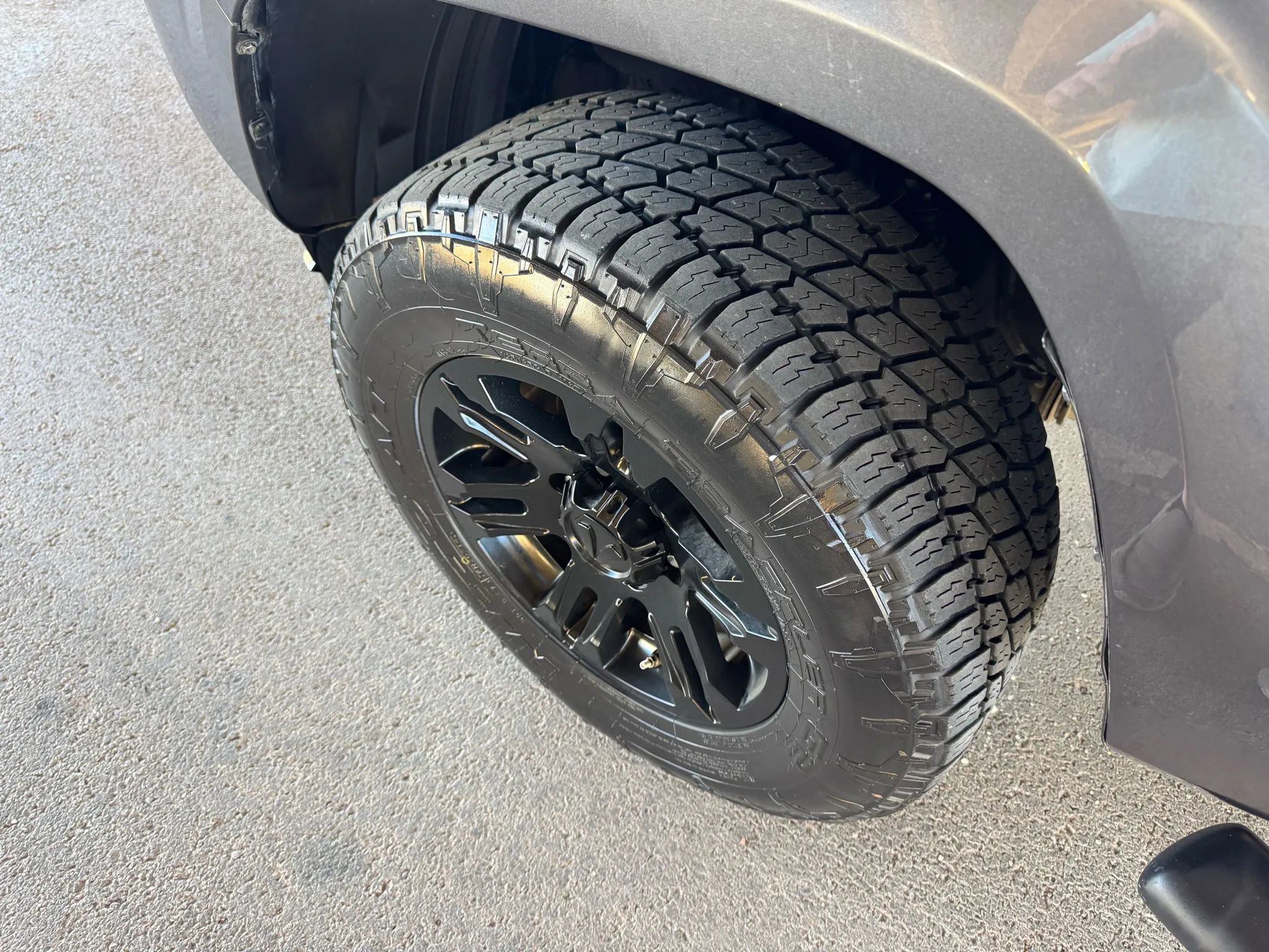 Used 2020 Toyota Tacoma SR image 30