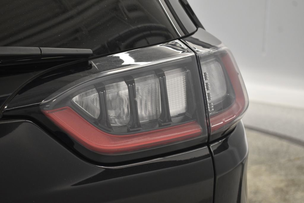 Used 2019 Jeep Cherokee Trailhawk w/ Cold Weather Group image 16