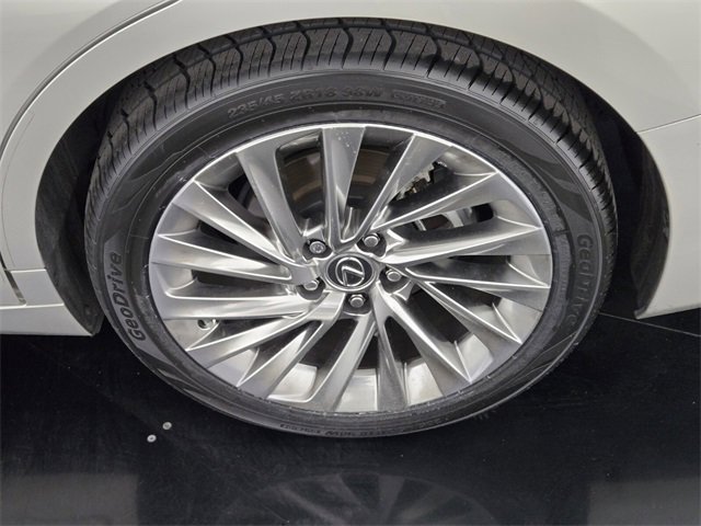 Certified 2022 Lexus ES 300h w/ Luxury Package image 11