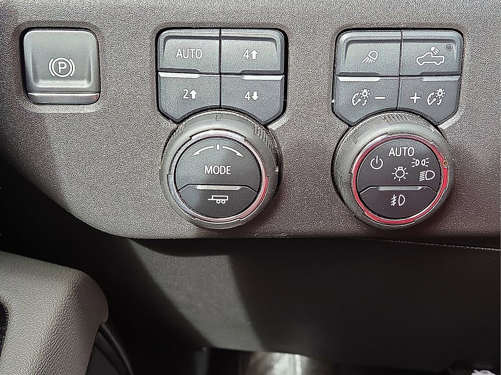 Used 2025 Chevrolet Silverado 1500 ZR2 image 24