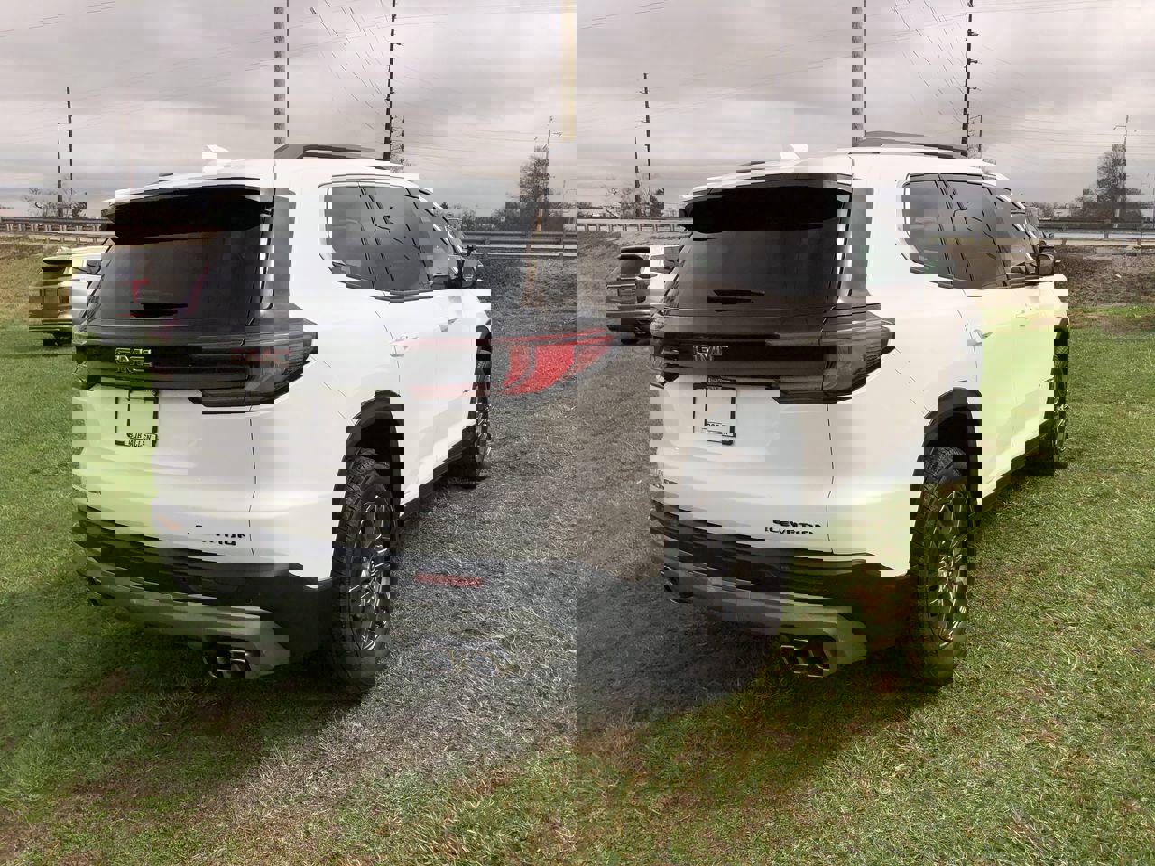 Used 2025 GMC Acadia Elevation image 5