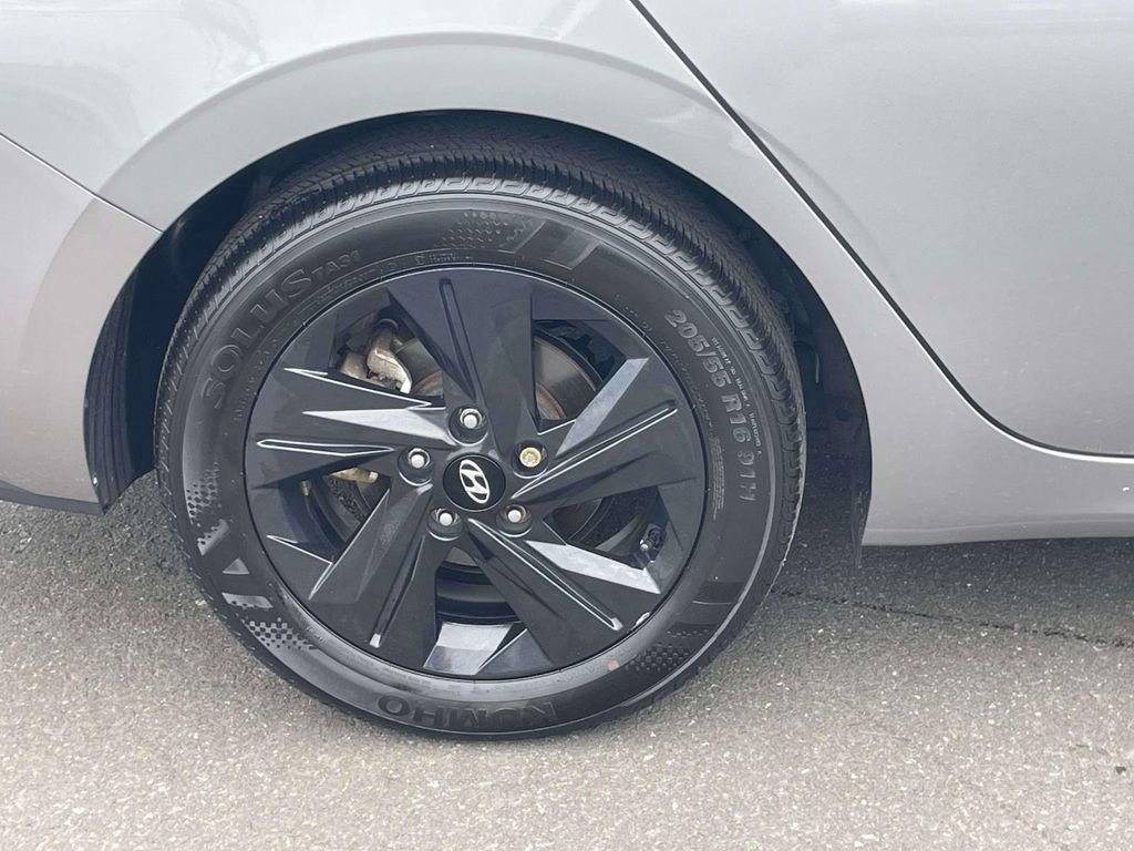 Used 2023 Hyundai Elantra SEL image 9