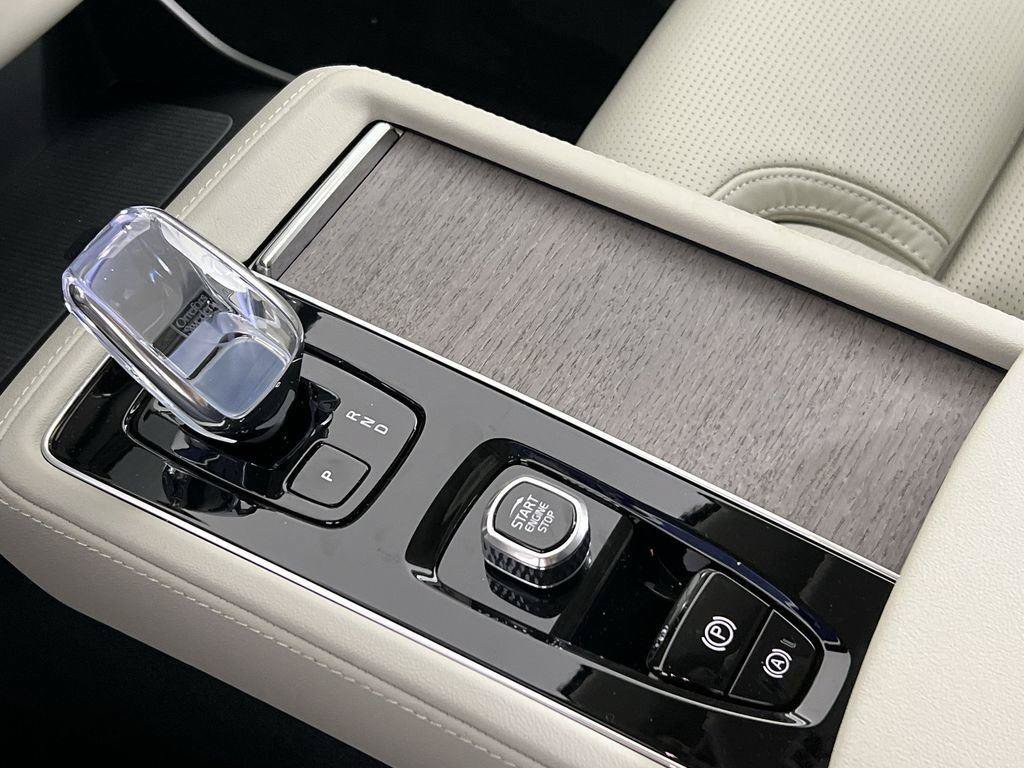 New 2026 Volvo XC90 B6 Ultra AWD/4WD image 18