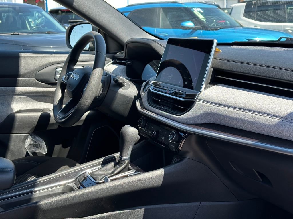 Used 2023 Jeep Compass Sport image 21