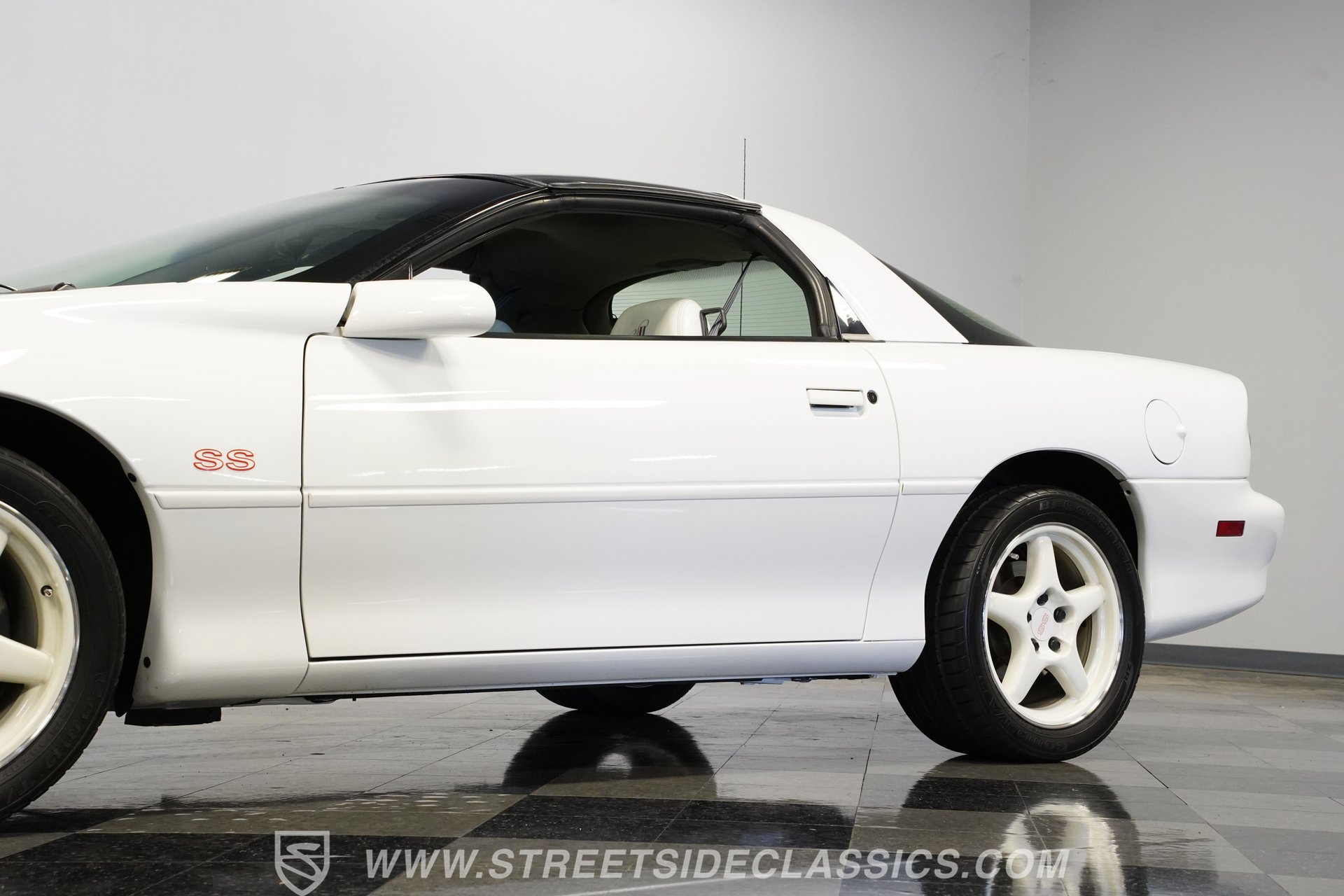 Used 1997 Chevrolet Camaro SS w/ SS Alteration Pkg RWD image 23