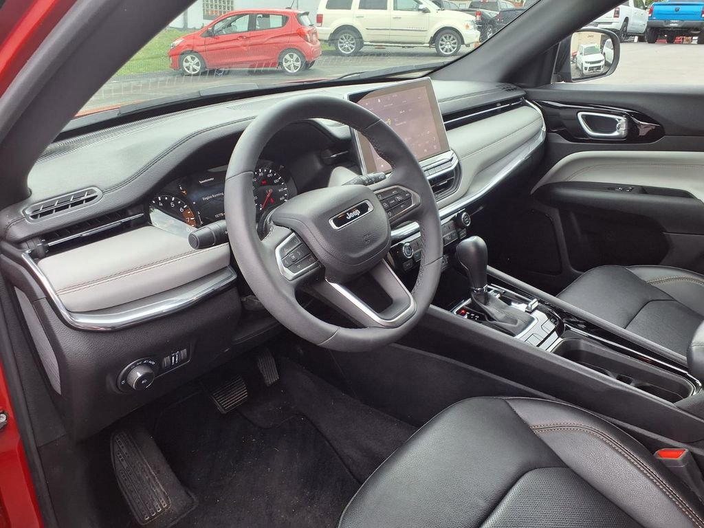 Used 2023 Jeep Compass Limited AWD/4WD image 11