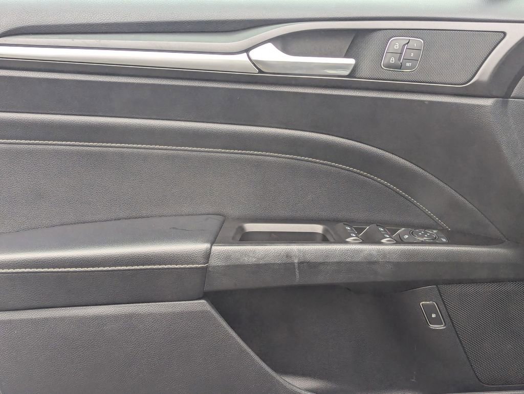 Used 2019 Ford Fusion Energi Titanium image 12