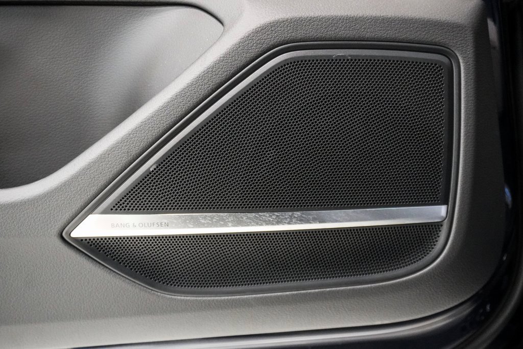 Used 2022 Audi A8 L 3.0T w/ Luxury Package image 23