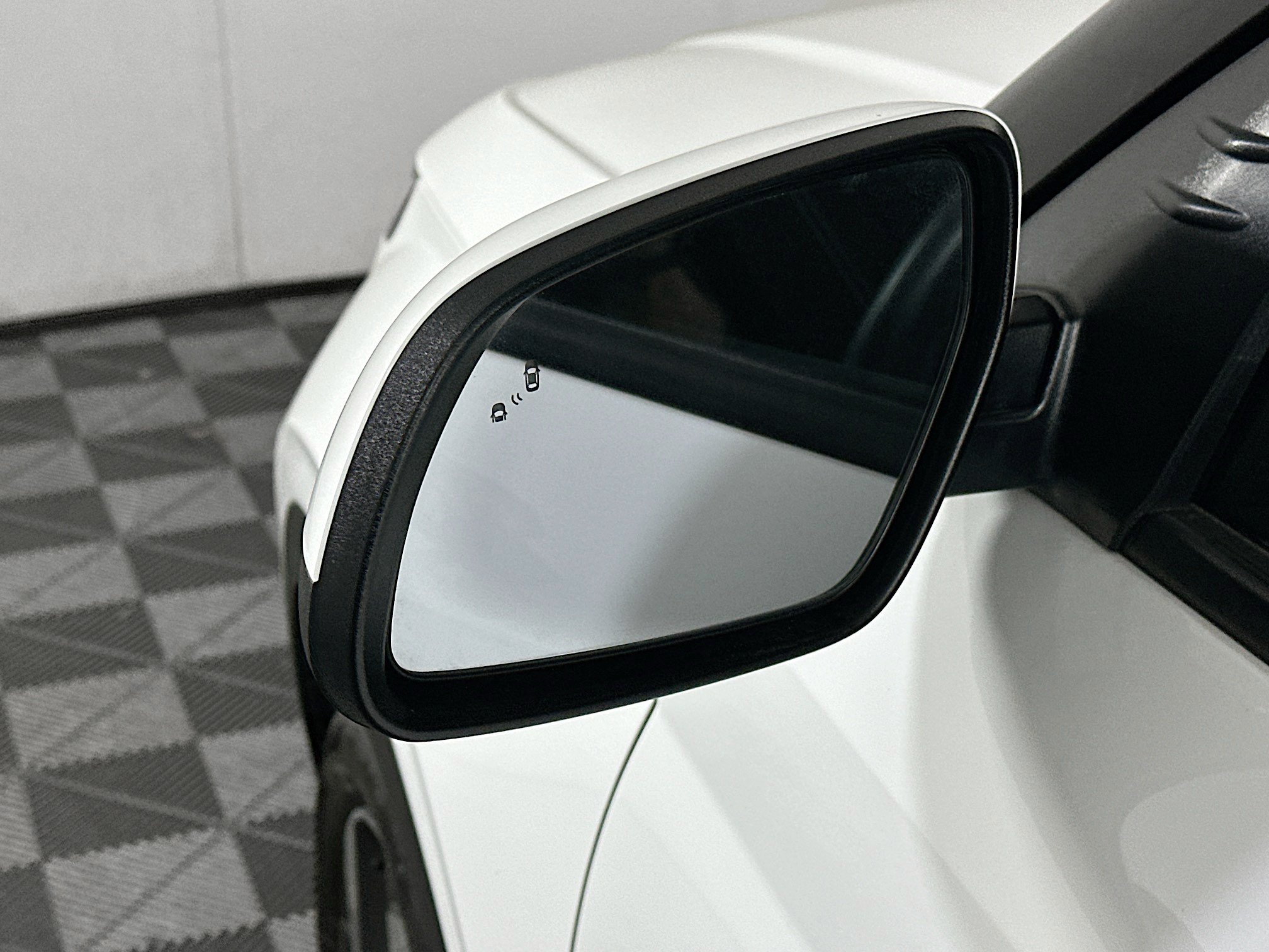 Used 2025 Hyundai Venue SEL FWD image 16